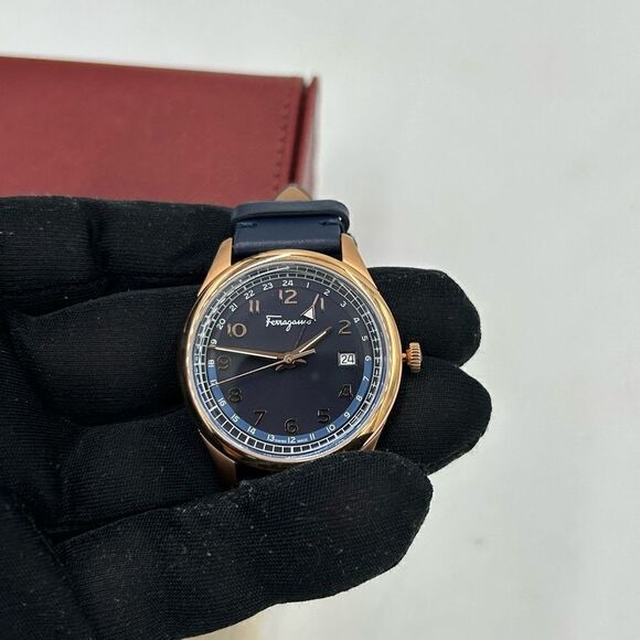 Man Salvatore, Ferragamo timeless 40 mm quartz, watch deployment clasp - Picture 12 of 13